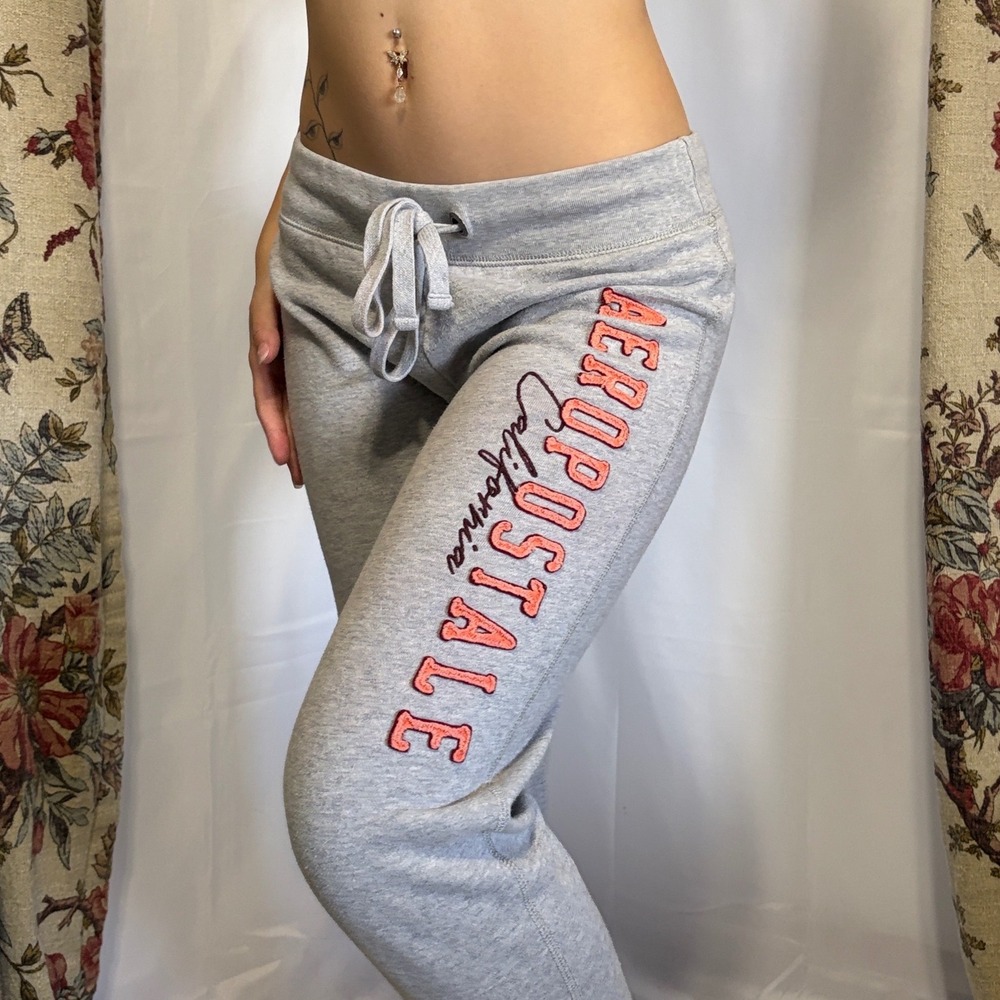 Aeropostale Vintage 2000s Y2k Grey Logo Sweatpants with Pink Embroidery